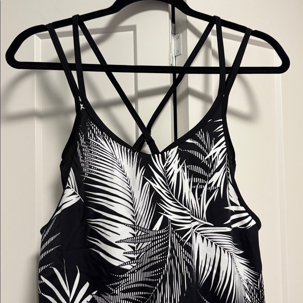 NEW [Athleta] Black/White Sandy Beach Tankini Swim Swimsuit Top Women's 34B/C - Picture 4 of 11